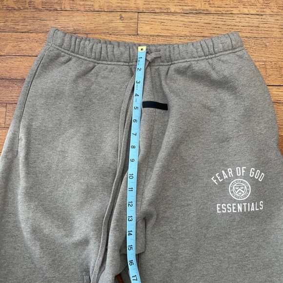 AUTHENTIC Fear of God ESSENTIALS Crest Essential Sweatpants Sz M - SOLD OUT - - Picture 9 of 13